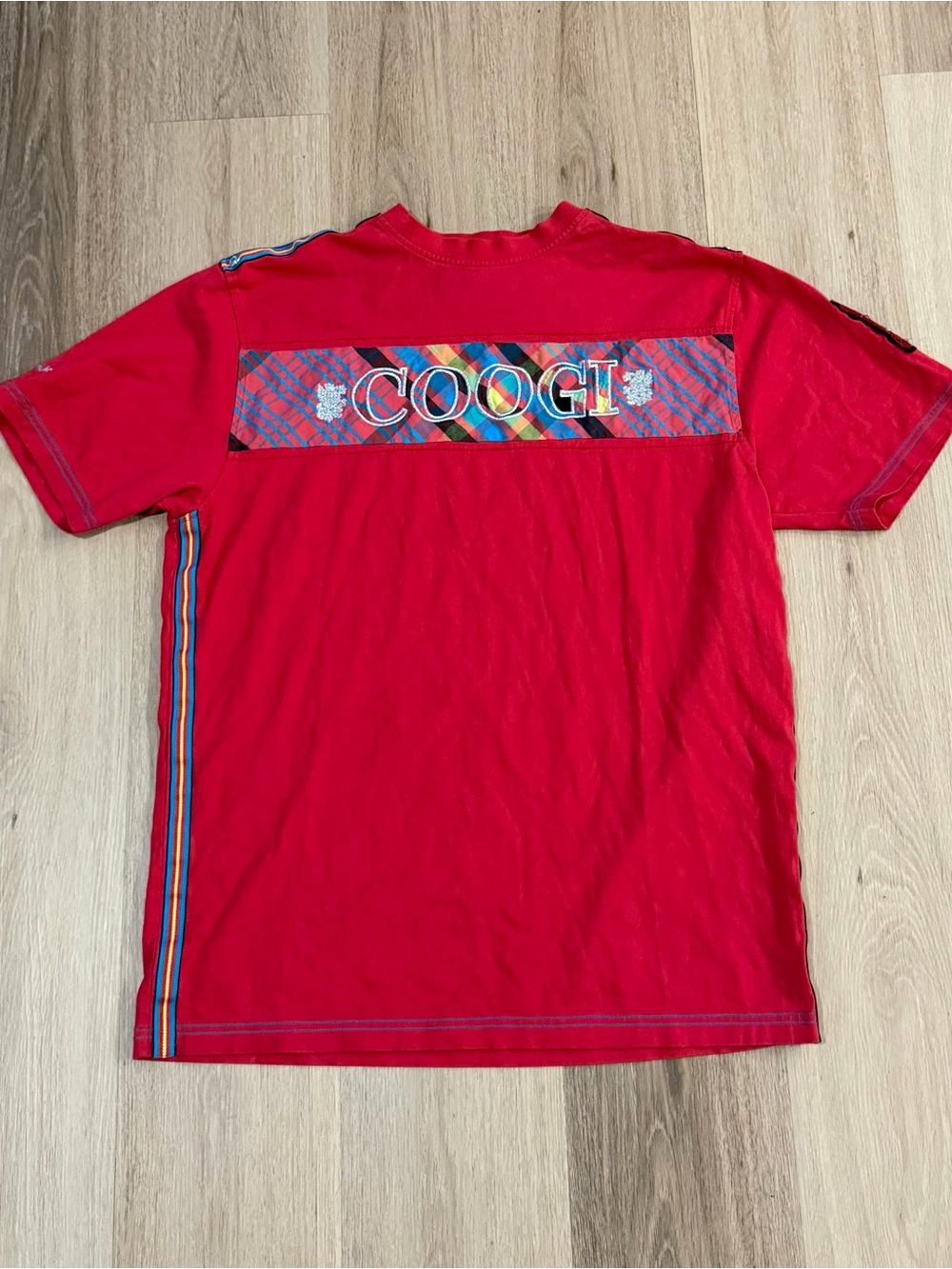 Rare Coogi Red Graphic Big Spell Out Logo Men's T-Shirt size XL with Patch